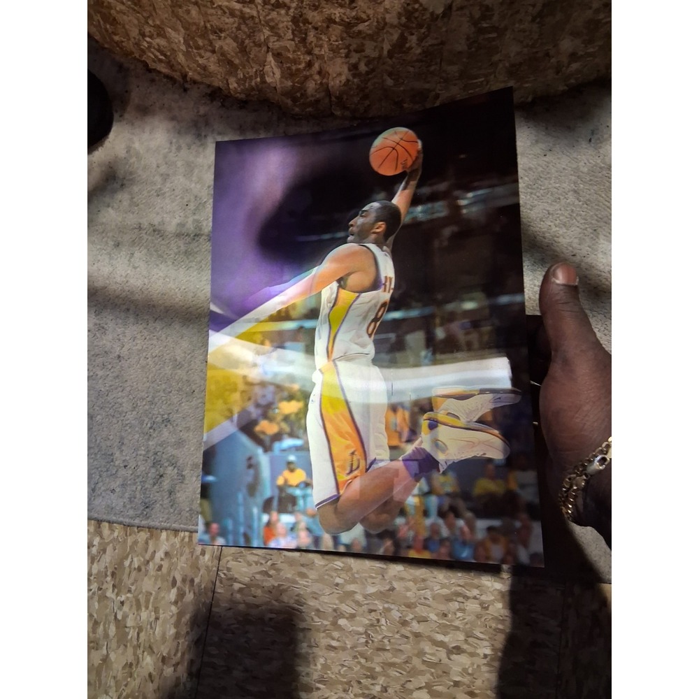 KOBE BRYANT 3 IN‎ ONE 3D LENTICULAR EFFECT BASKETBALL POSTER.